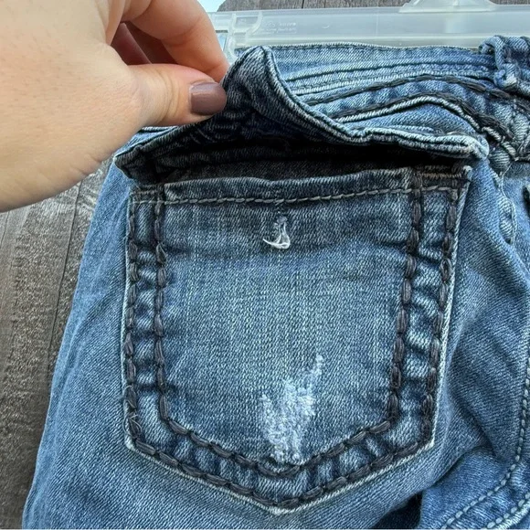 Miss Me Jeans Women's size 26 Distressed Denim Straight Low Rise Frayed Hem - Picture 7 of 10